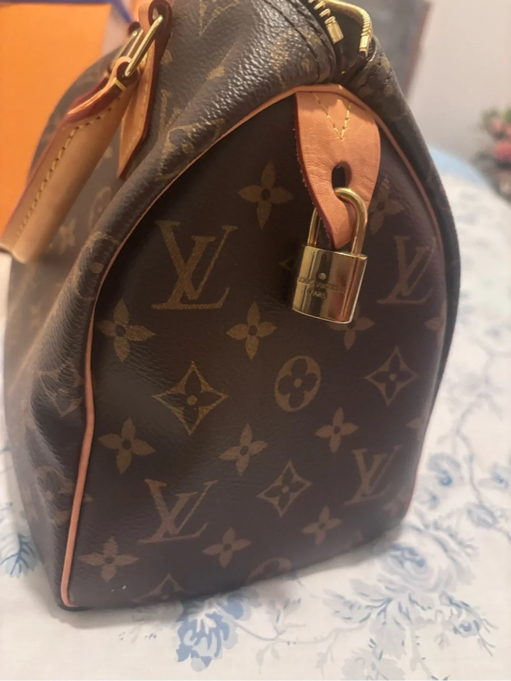 Louis Vuitton Brown Monogram Speedy Bandoulière Handbag 25